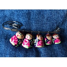 Broche babouchka